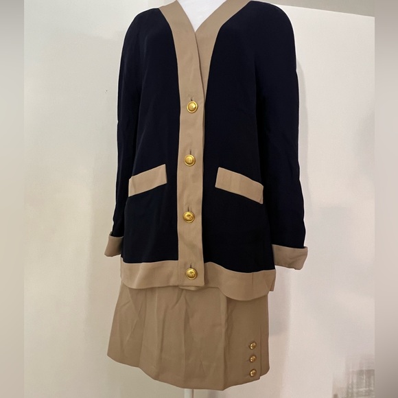 CHANEL Boutique Vintage Blazer & Skirt Set, Navy Blue - Picture 2 of 16